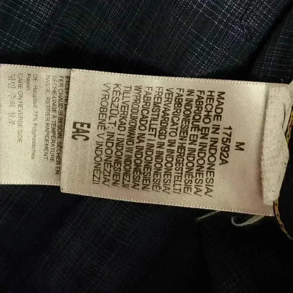 Marmot Men's Button Up Shirt Med. Short Sleeve Blue Plaid Side Split Relaxed - Picture 15 of 16